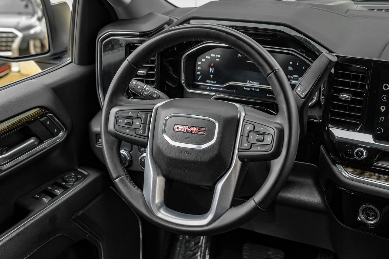 GMC Sierra 1500 Vehicle Main Gallery Image 16