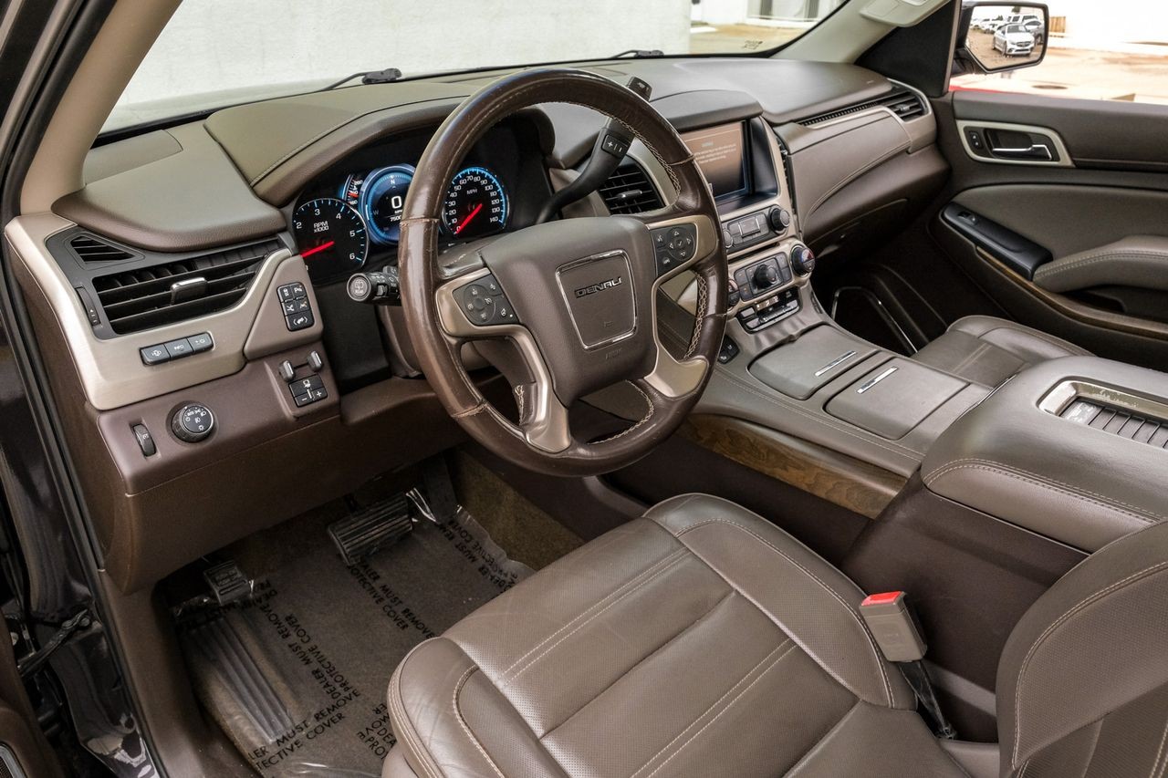 GMC Yukon Vehicle Main Gallery Image 03