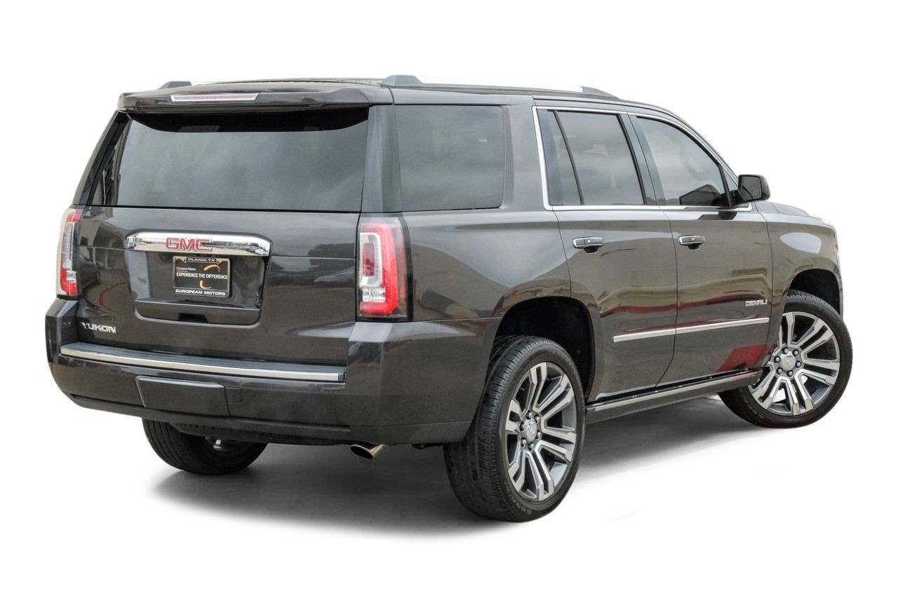 GMC Yukon Vehicle Main Gallery Image 09