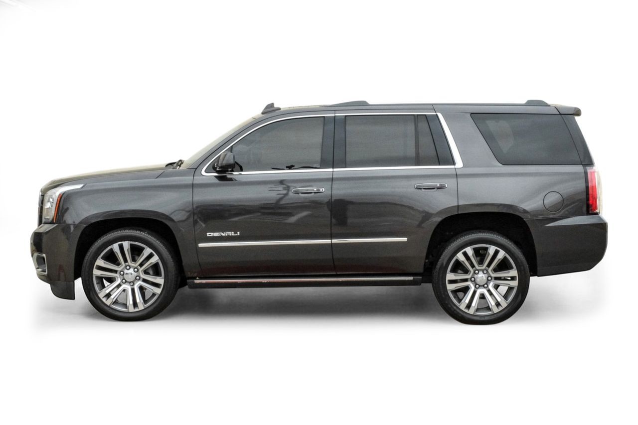 GMC Yukon Vehicle Main Gallery Image 12