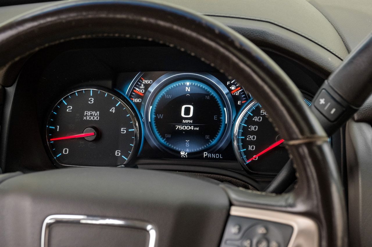 GMC Yukon Vehicle Main Gallery Image 20