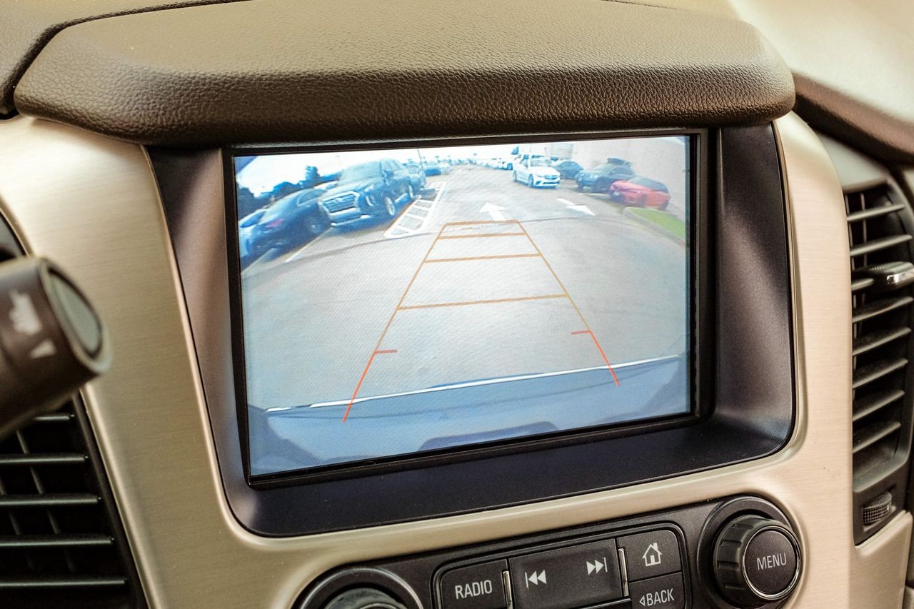 GMC Yukon Vehicle Main Gallery Image 25