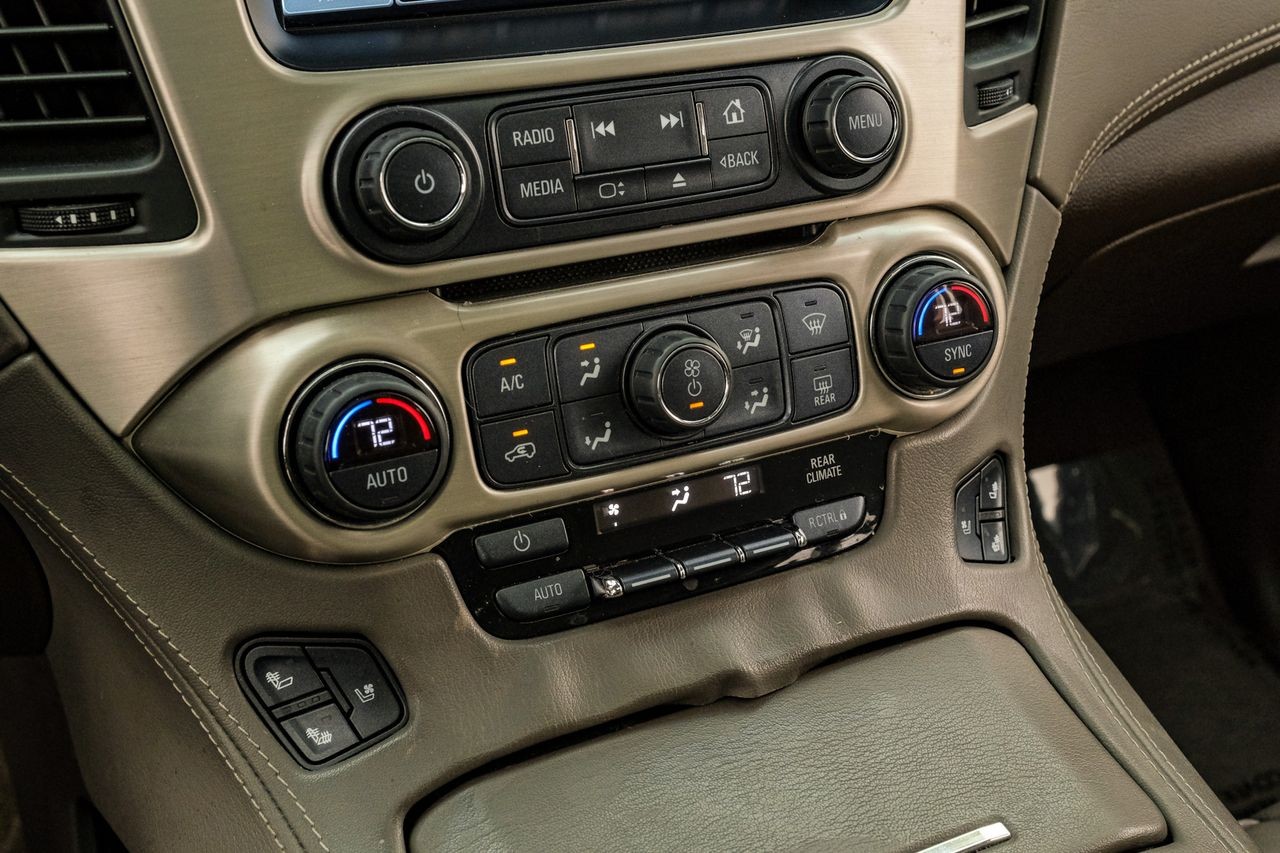 GMC Yukon Vehicle Main Gallery Image 28
