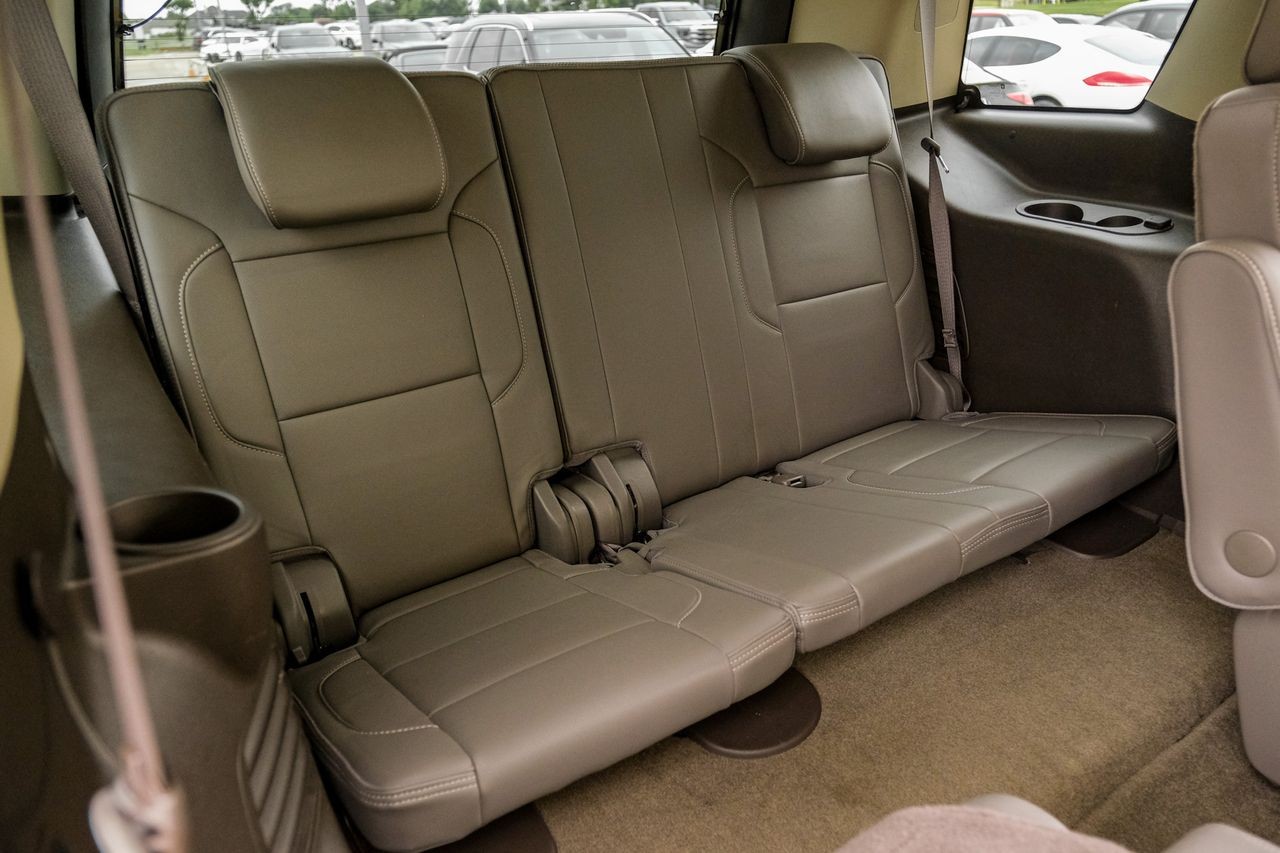 GMC Yukon Vehicle Main Gallery Image 45