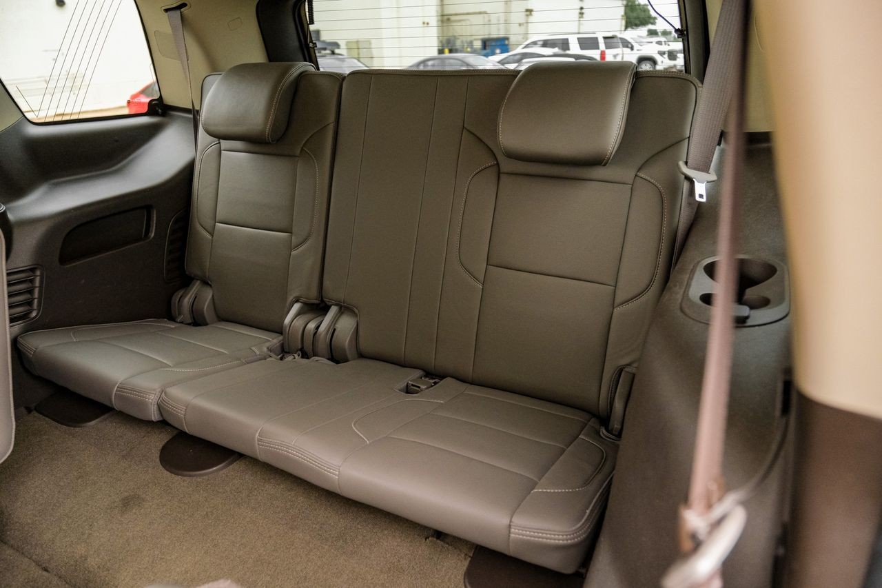 GMC Yukon Vehicle Main Gallery Image 46