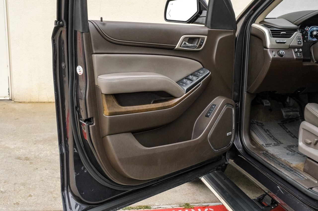 GMC Yukon Vehicle Main Gallery Image 49