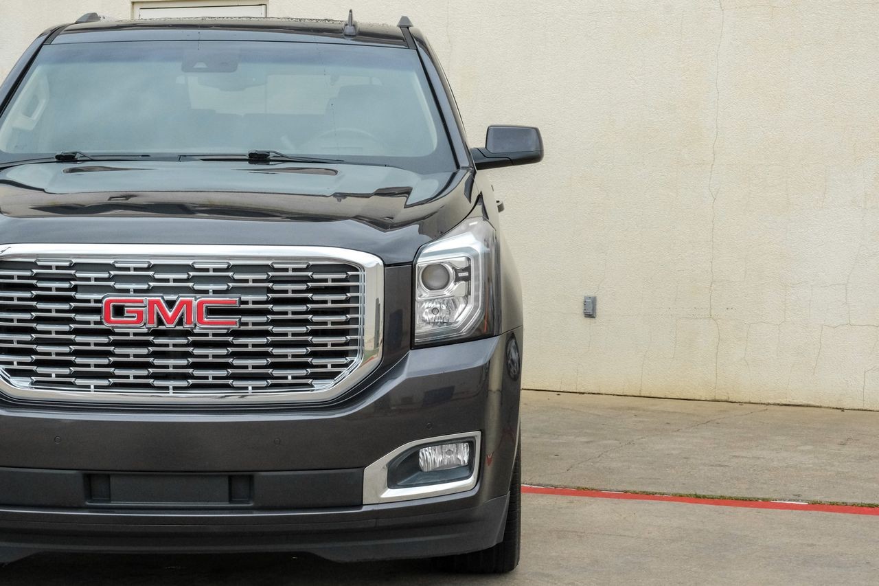 GMC Yukon Vehicle Main Gallery Image 55