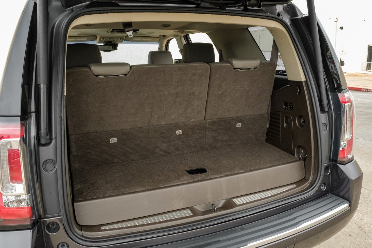 GMC Yukon Vehicle Main Gallery Image 59