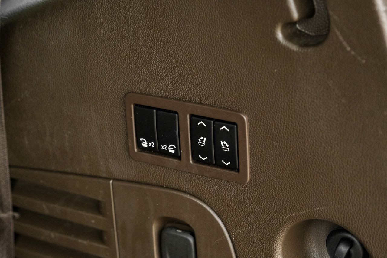 GMC Yukon Vehicle Main Gallery Image 61