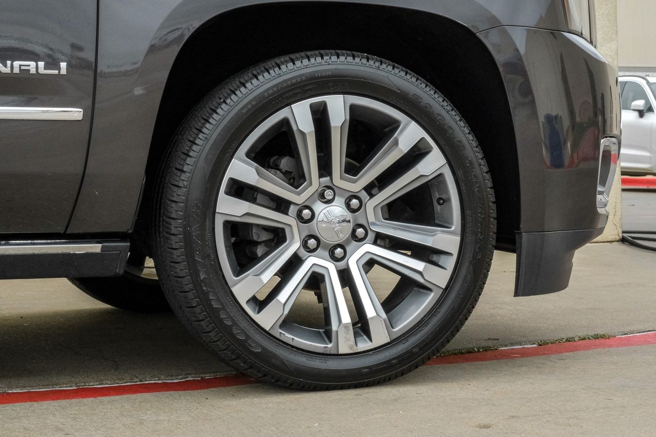 GMC Yukon Vehicle Main Gallery Image 63