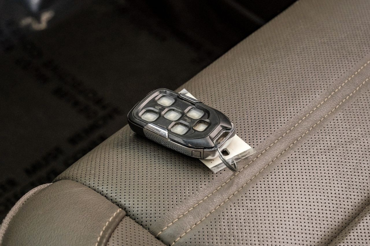 GMC Yukon Vehicle Main Gallery Image 66