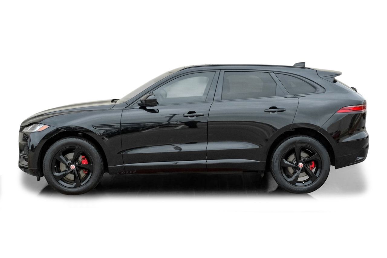 Jaguar F-PACE Vehicle Main Gallery Image 12