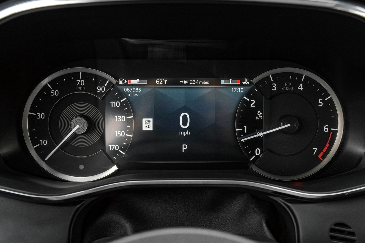 Jaguar F-PACE Vehicle Main Gallery Image 21