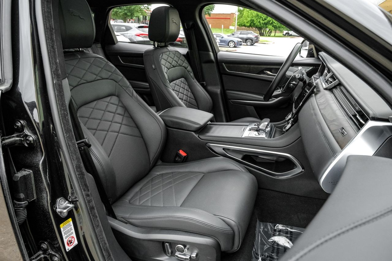 Jaguar F-PACE Vehicle Main Gallery Image 39