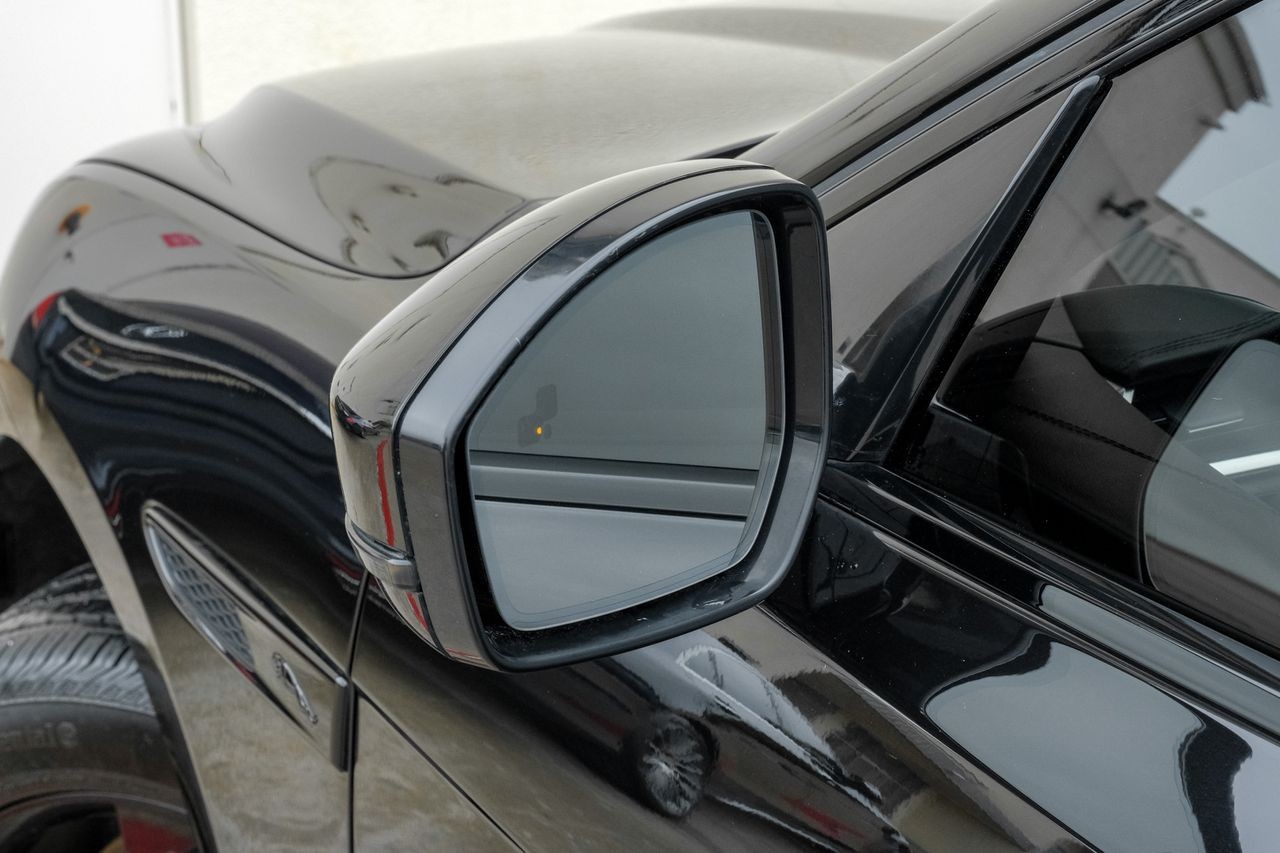 Jaguar F-PACE Vehicle Main Gallery Image 45