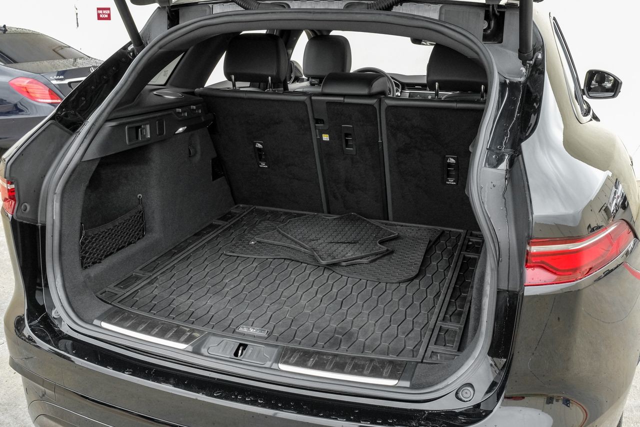 Jaguar F-PACE Vehicle Main Gallery Image 55