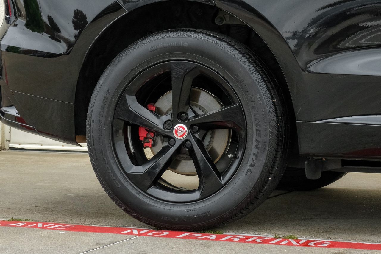 Jaguar F-PACE Vehicle Main Gallery Image 58