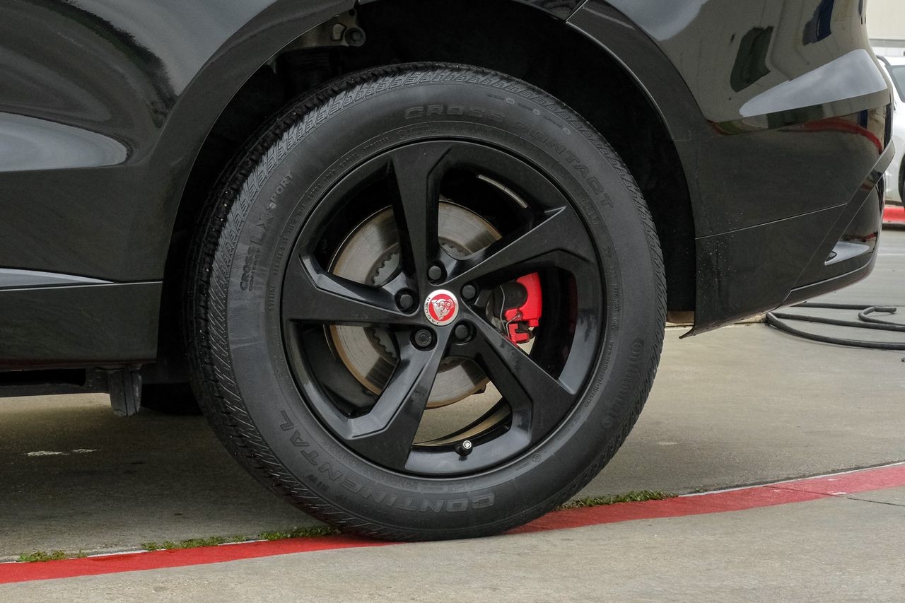 Jaguar F-PACE Vehicle Main Gallery Image 61