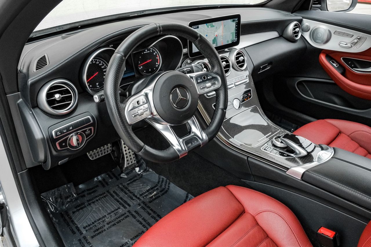 Mercedes-Benz C-Class Vehicle Main Gallery Image 03