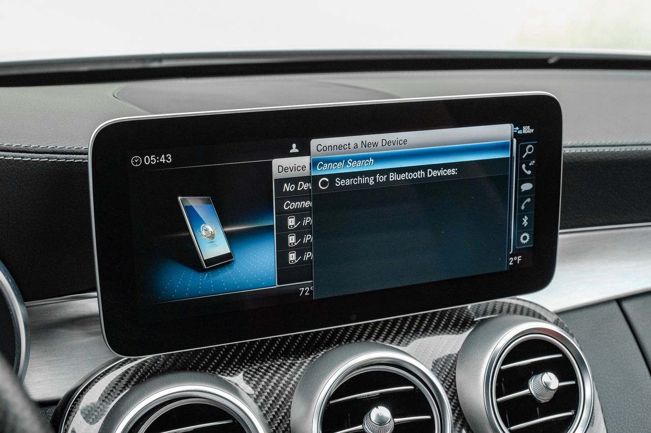 Mercedes-Benz C-Class Vehicle Main Gallery Image 29