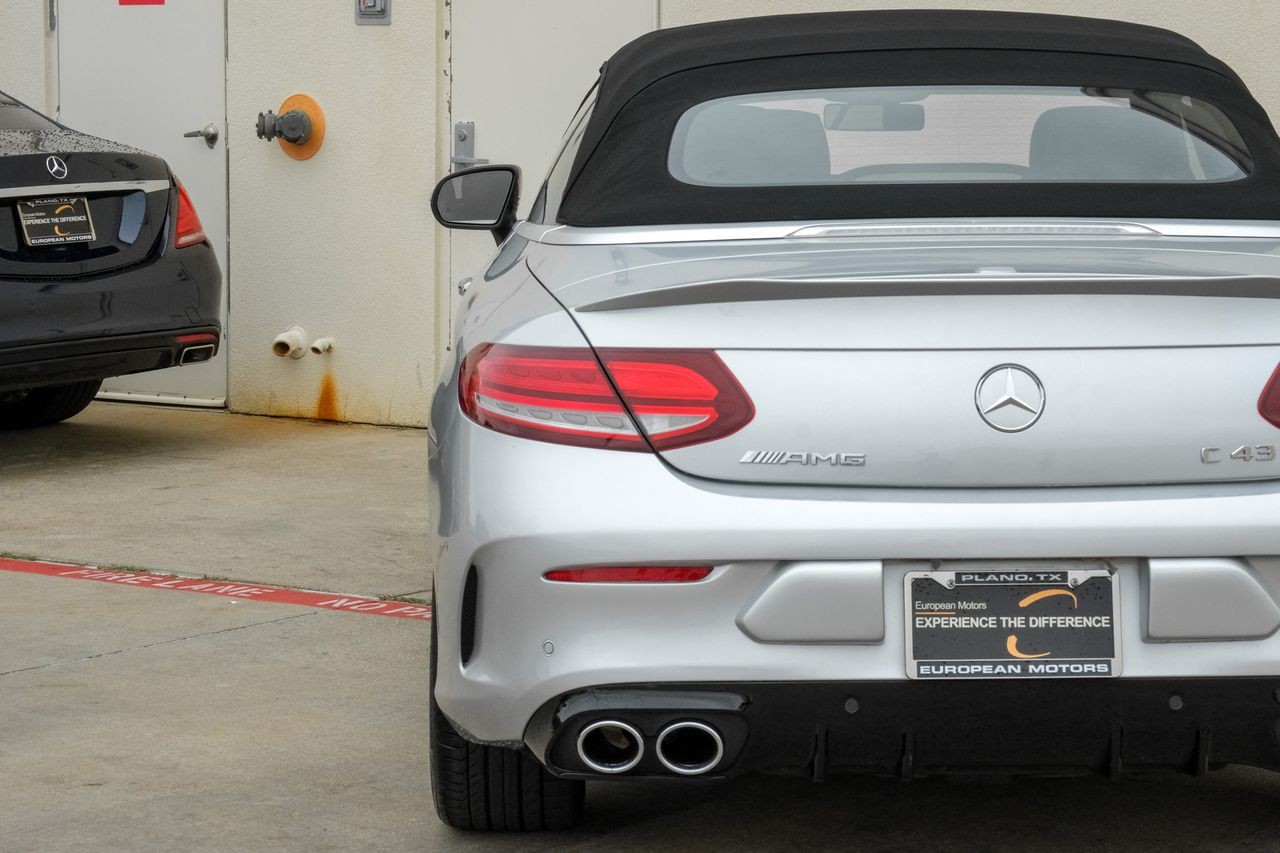 Mercedes-Benz C-Class Vehicle Main Gallery Image 45