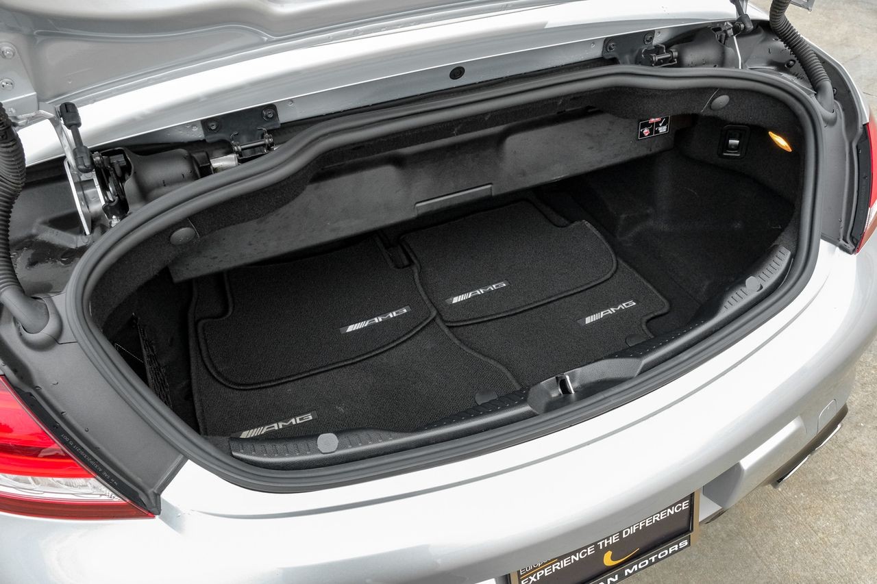 Mercedes-Benz C-Class Vehicle Main Gallery Image 48