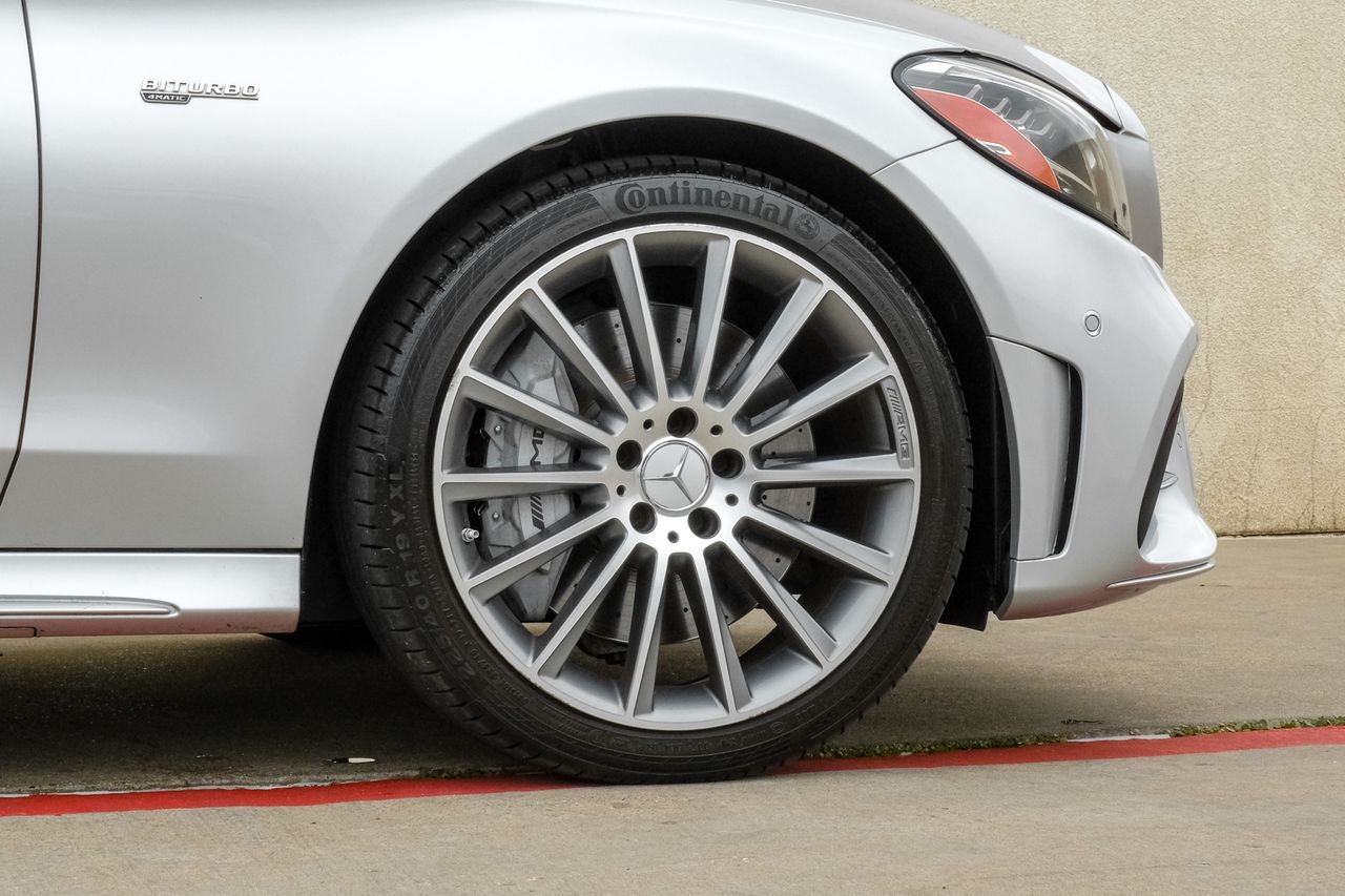 Mercedes-Benz C-Class Vehicle Main Gallery Image 51