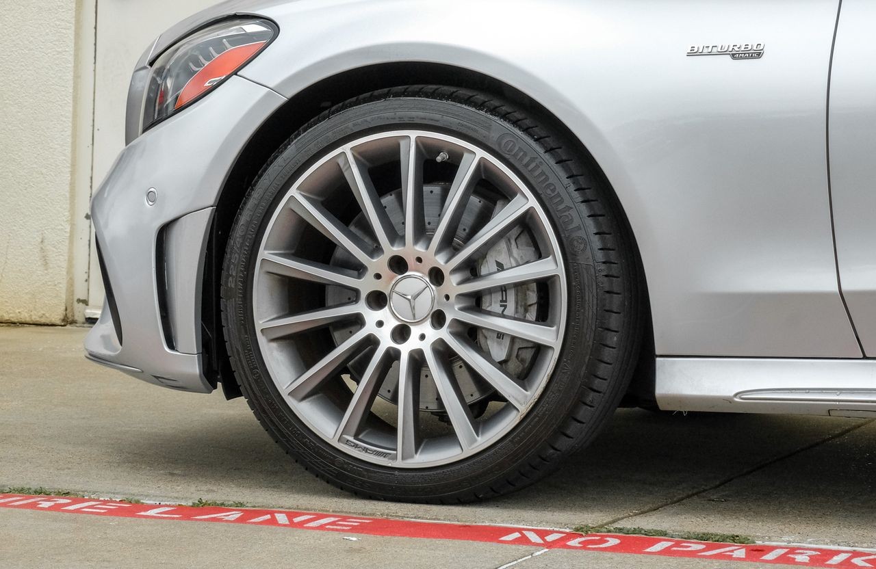 Mercedes-Benz C-Class Vehicle Main Gallery Image 52