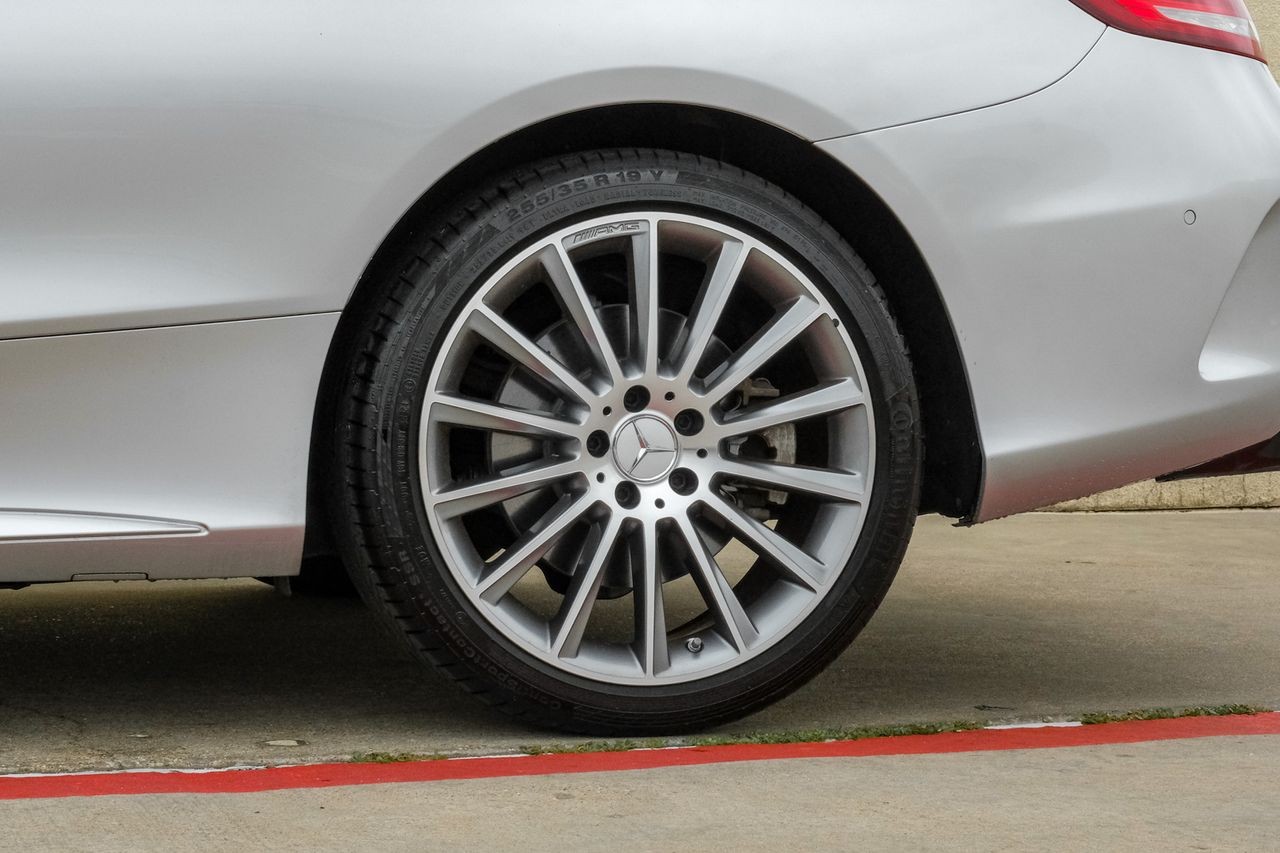 Mercedes-Benz C-Class Vehicle Main Gallery Image 53