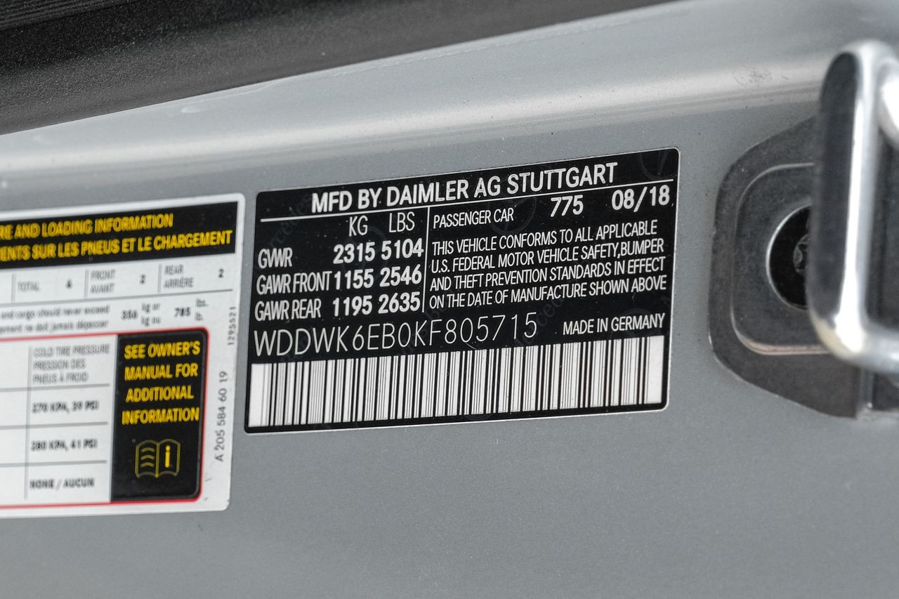 Mercedes-Benz C-Class Vehicle Main Gallery Image 55