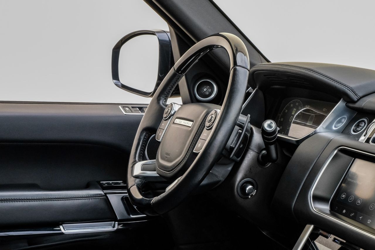 Land Rover Range Rover Vehicle Main Gallery Image 12