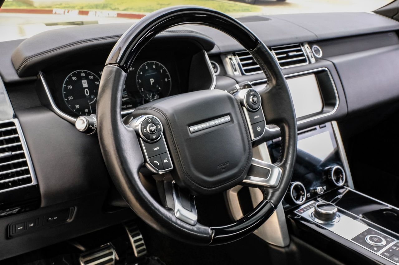 Land Rover Range Rover Vehicle Main Gallery Image 14