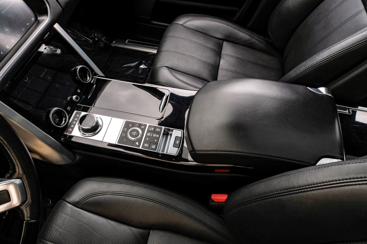 Land Rover Range Rover Vehicle Main Gallery Image 24
