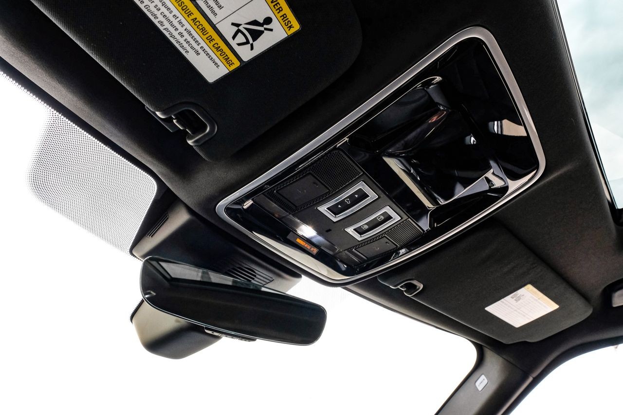 Land Rover Range Rover Vehicle Main Gallery Image 25