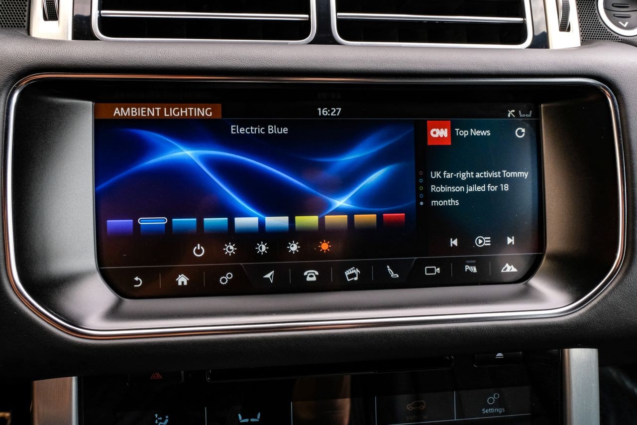 Land Rover Range Rover Vehicle Main Gallery Image 30