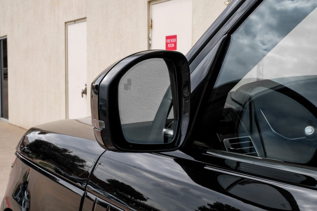 Land Rover Range Rover Vehicle Main Gallery Image 43