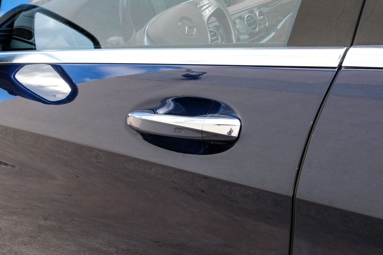 Mercedes-Benz S 550 Vehicle Main Gallery Image 41