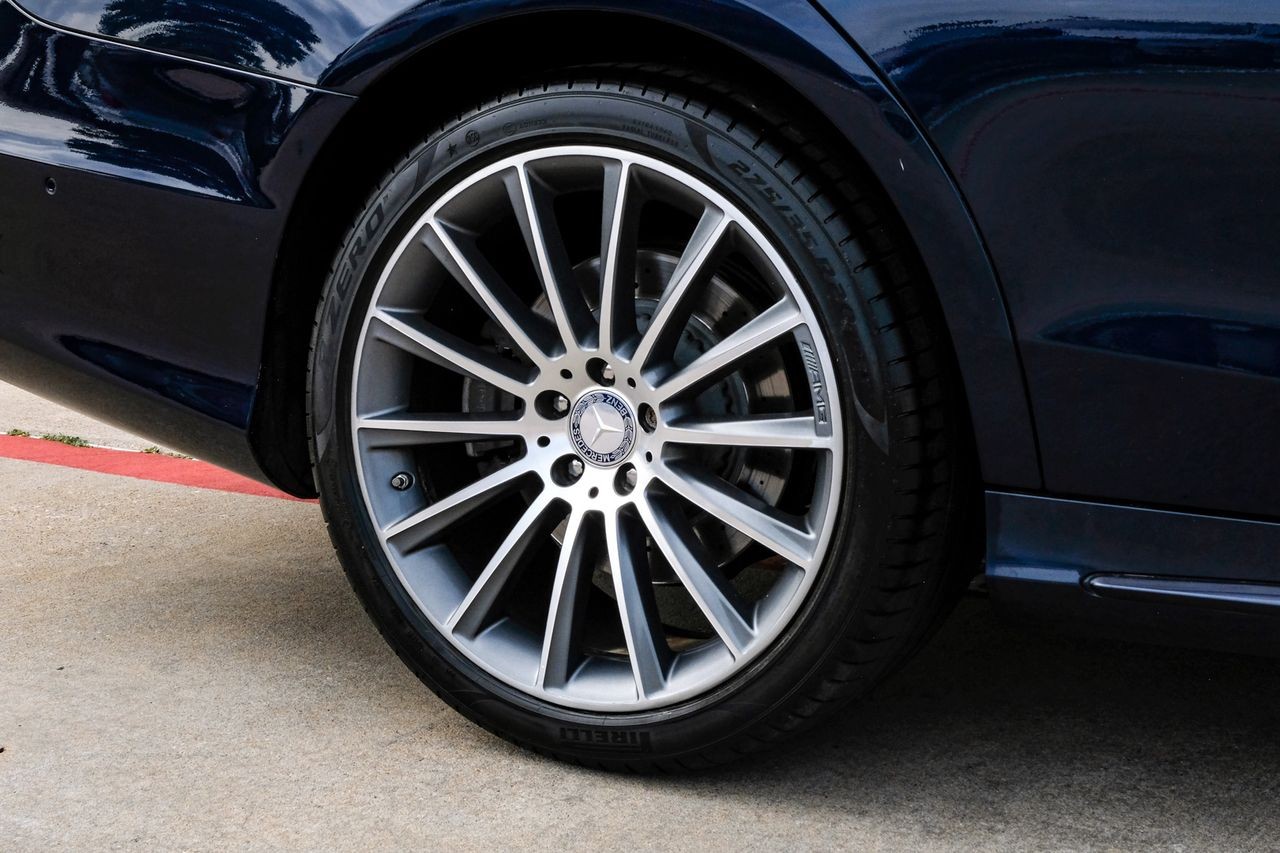 Mercedes-Benz S 550 Vehicle Main Gallery Image 57