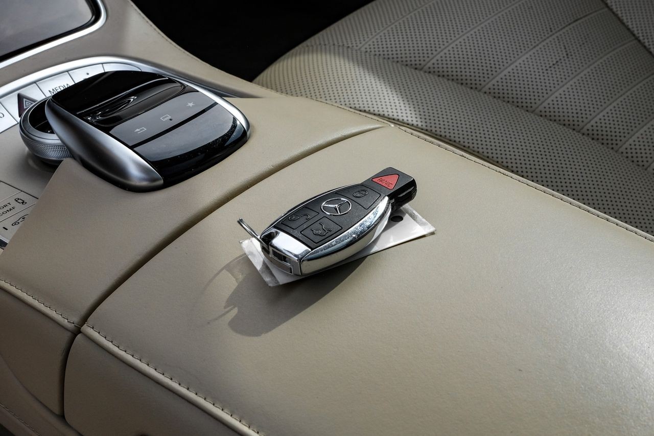 Mercedes-Benz S 550 Vehicle Main Gallery Image 61