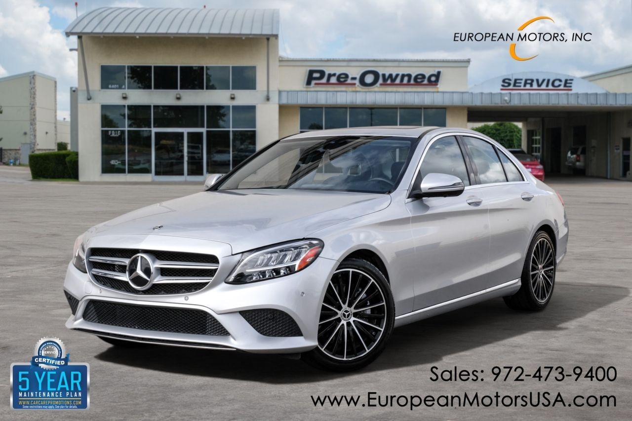 Mercedes-Benz C 300 Vehicle Main Gallery Image 01