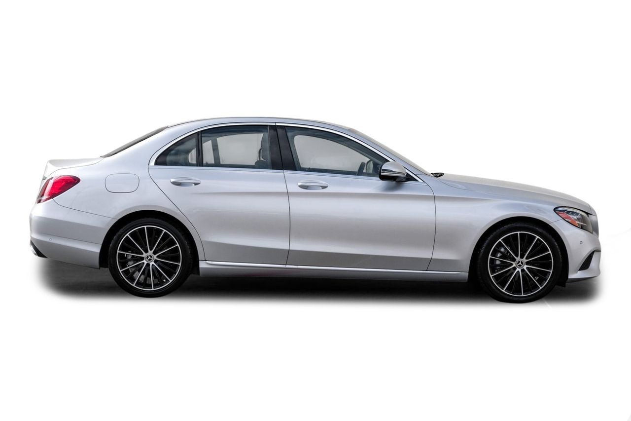 Mercedes-Benz C 300 Vehicle Main Gallery Image 08