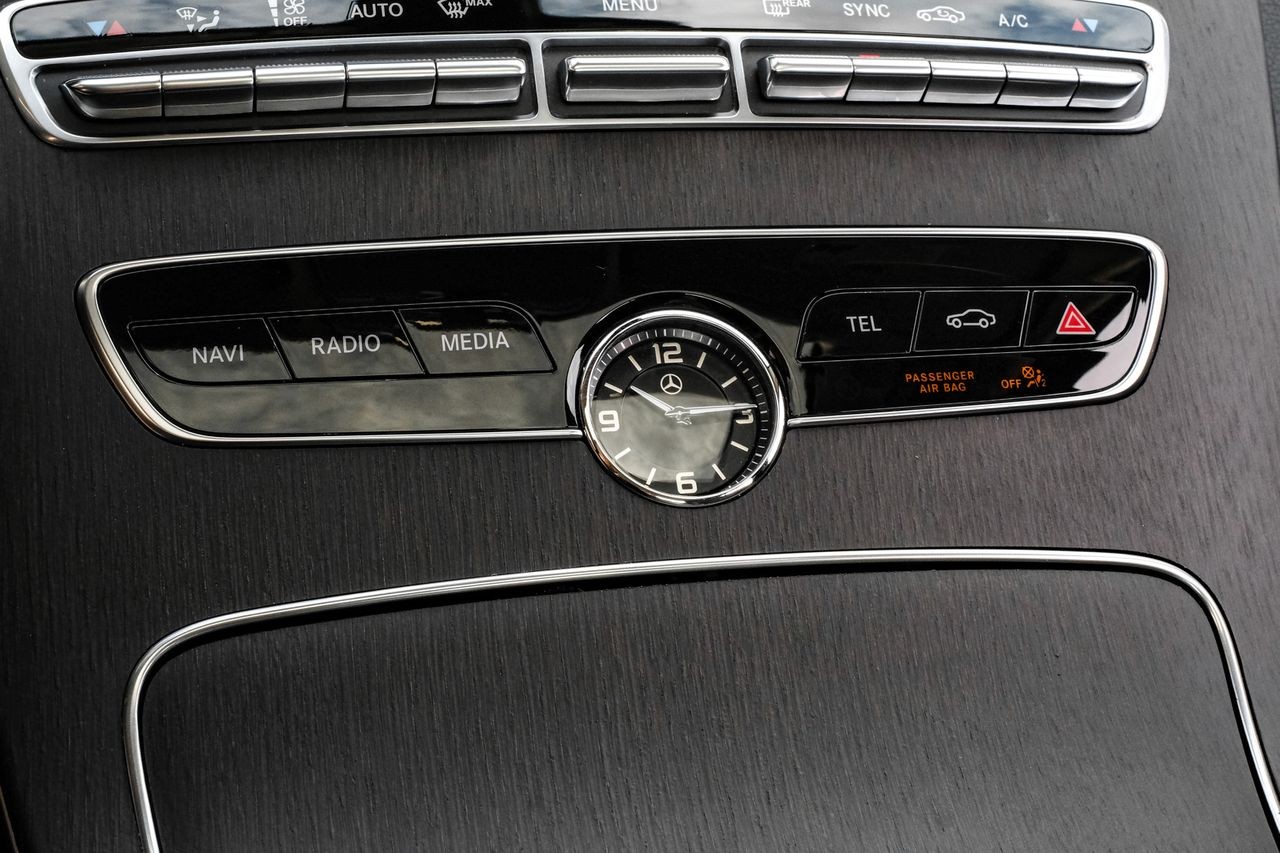 Mercedes-Benz C 300 Vehicle Main Gallery Image 28