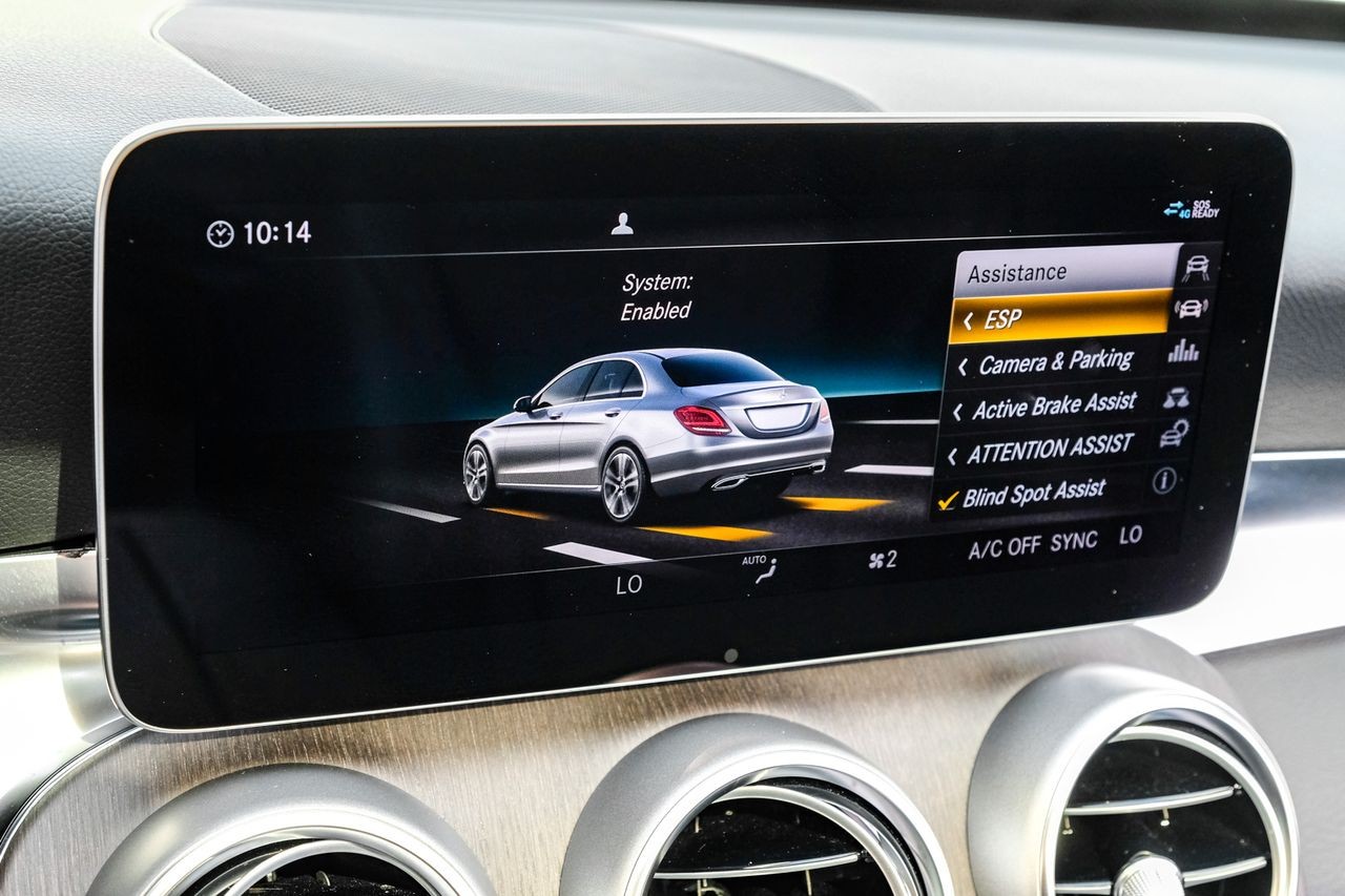 Mercedes-Benz C 300 Vehicle Main Gallery Image 31