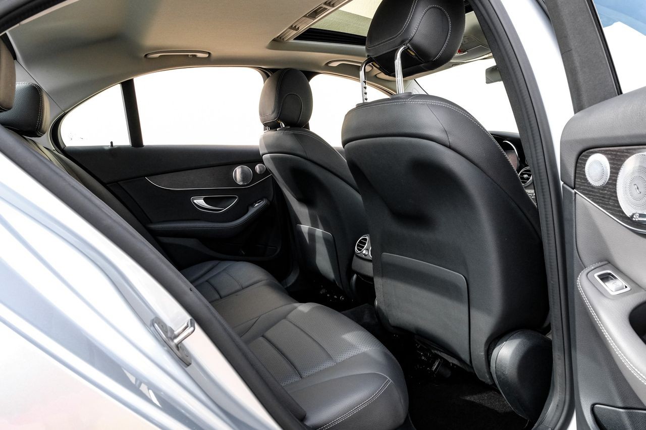 Mercedes-Benz C 300 Vehicle Main Gallery Image 38