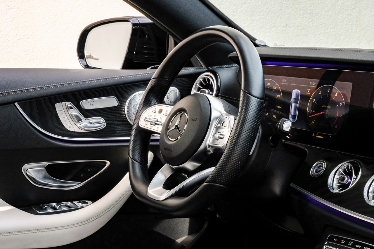 Mercedes-Benz E 450 Vehicle Main Gallery Image 15