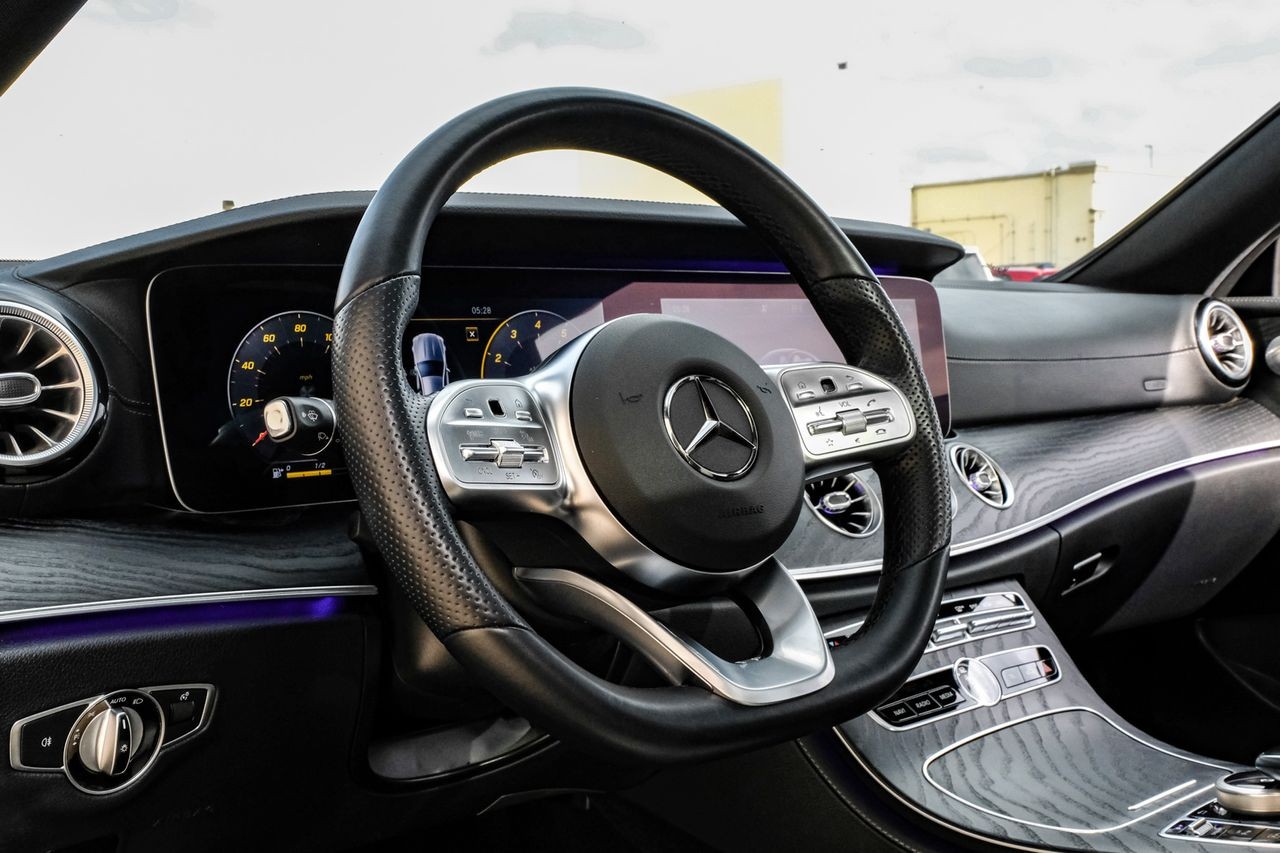 Mercedes-Benz E 450 Vehicle Main Gallery Image 16