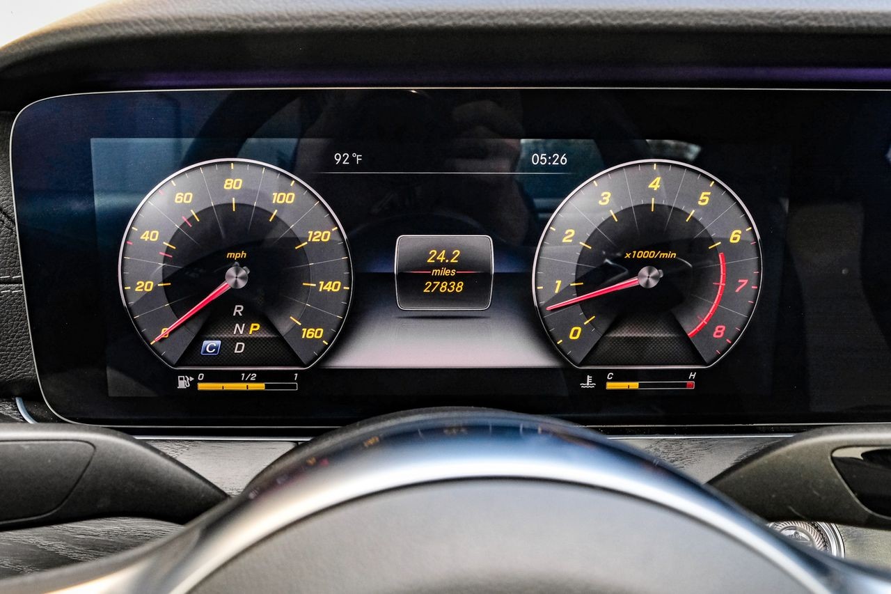 Mercedes-Benz E 450 Vehicle Main Gallery Image 17