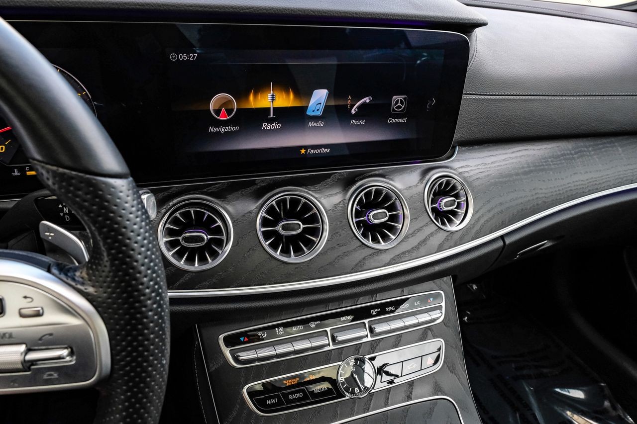 Mercedes-Benz E 450 Vehicle Main Gallery Image 26