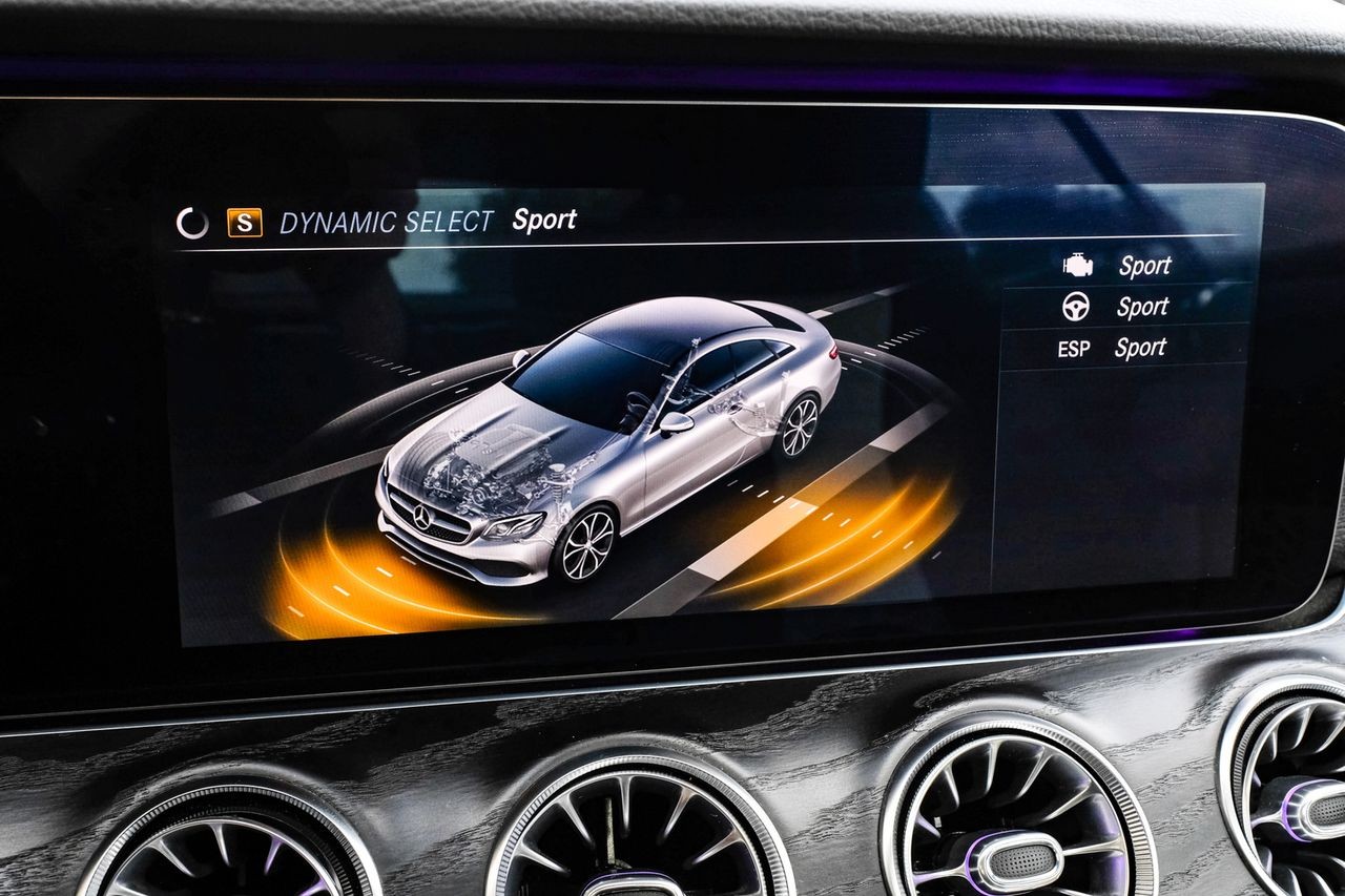 Mercedes-Benz E 450 Vehicle Main Gallery Image 28