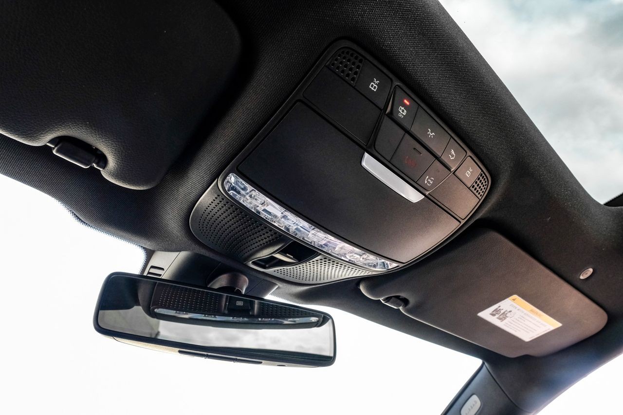 Mercedes-Benz E 450 Vehicle Main Gallery Image 34